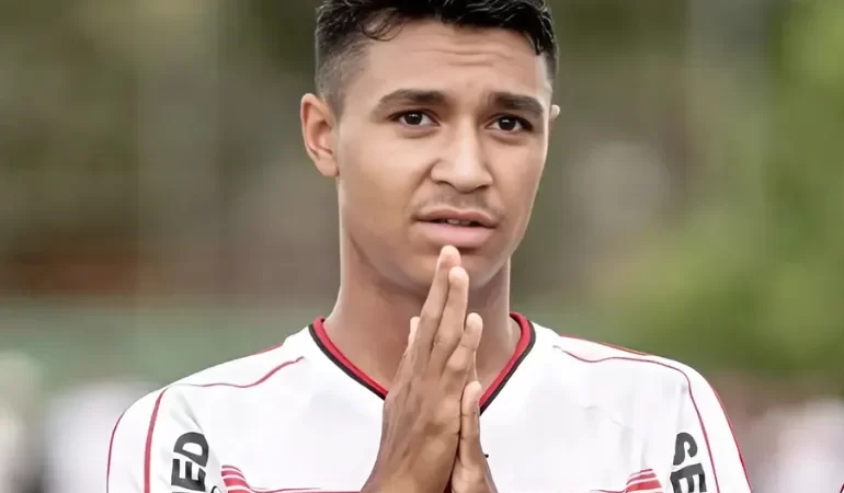 Pedro Severino reaparece após grave acidente e emociona familiares ao acenar da janela do hospital